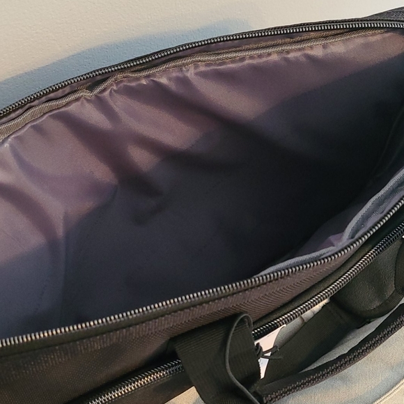 Kenneth Cole laptop bag - Picture 3 of 3